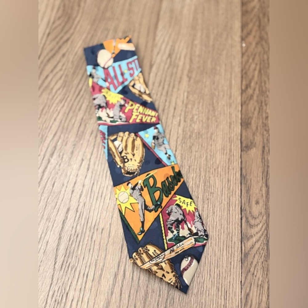 VINTAGE 1992 Retro Baseball 100% Silk Tie. EUC BK
